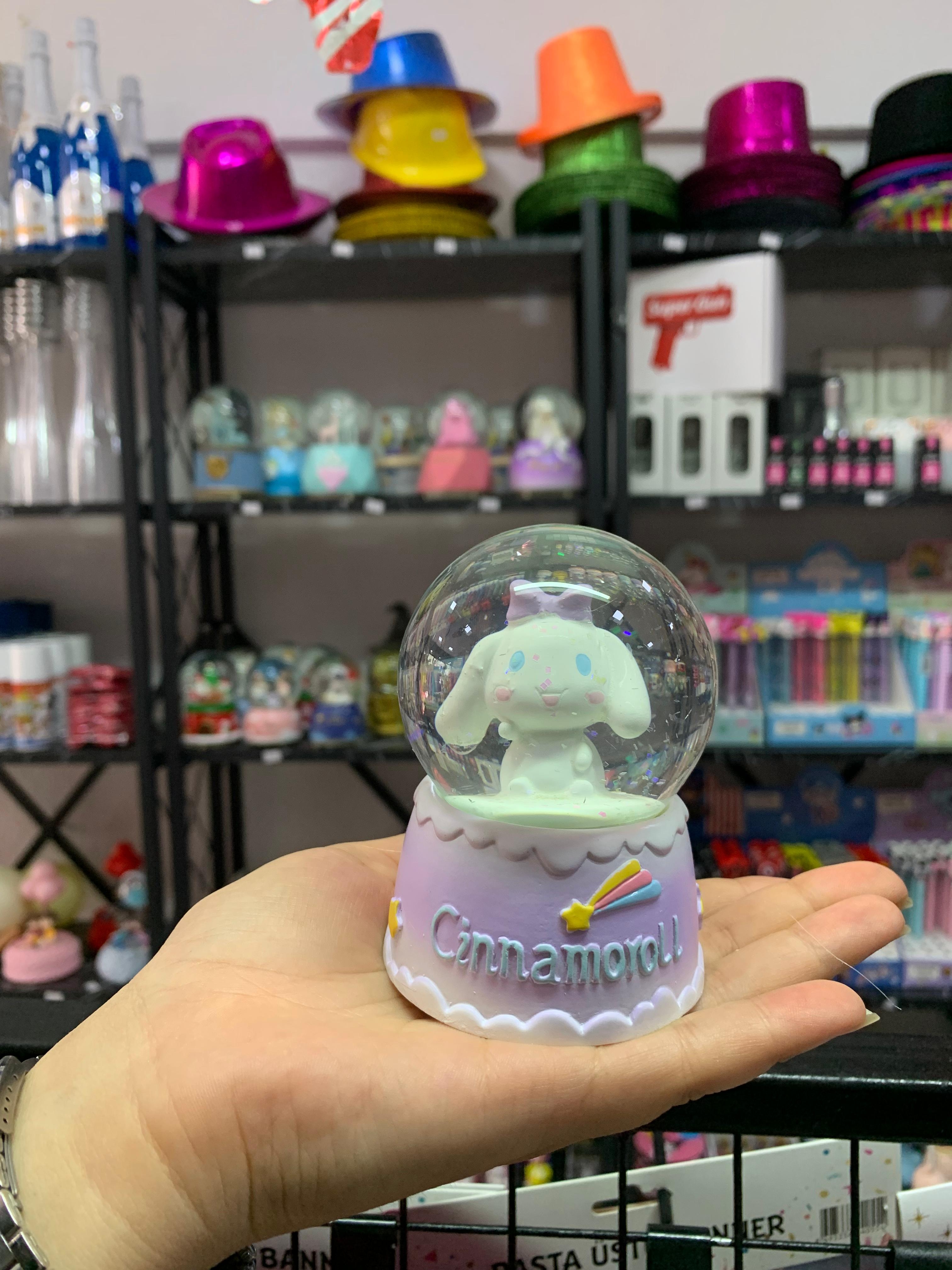 Toptan%20Cinnamoroll%20Orta%20Boy%20Işıklı%20Kar%20Küresi