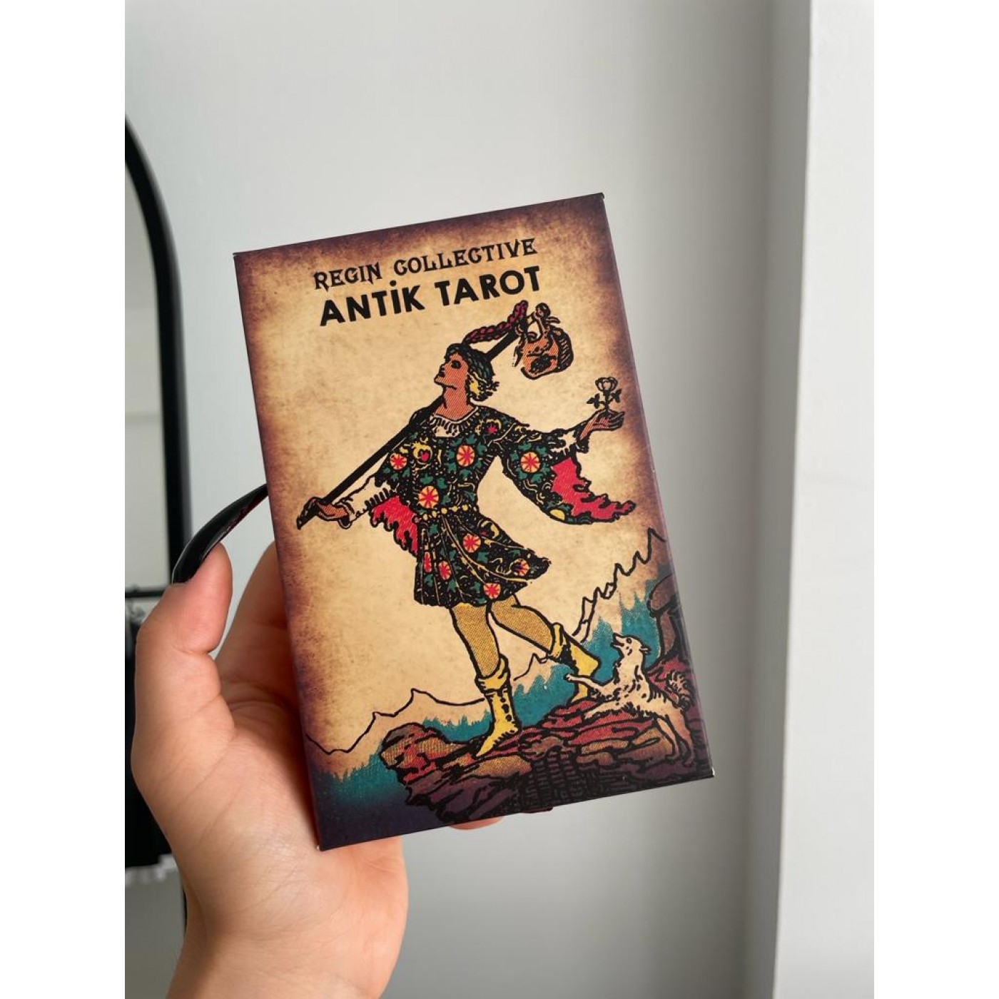 Toptan%20Antik%20Tarot%2078%20Kart%20ve%20Başlangıç%20Tarot%20Kitabı