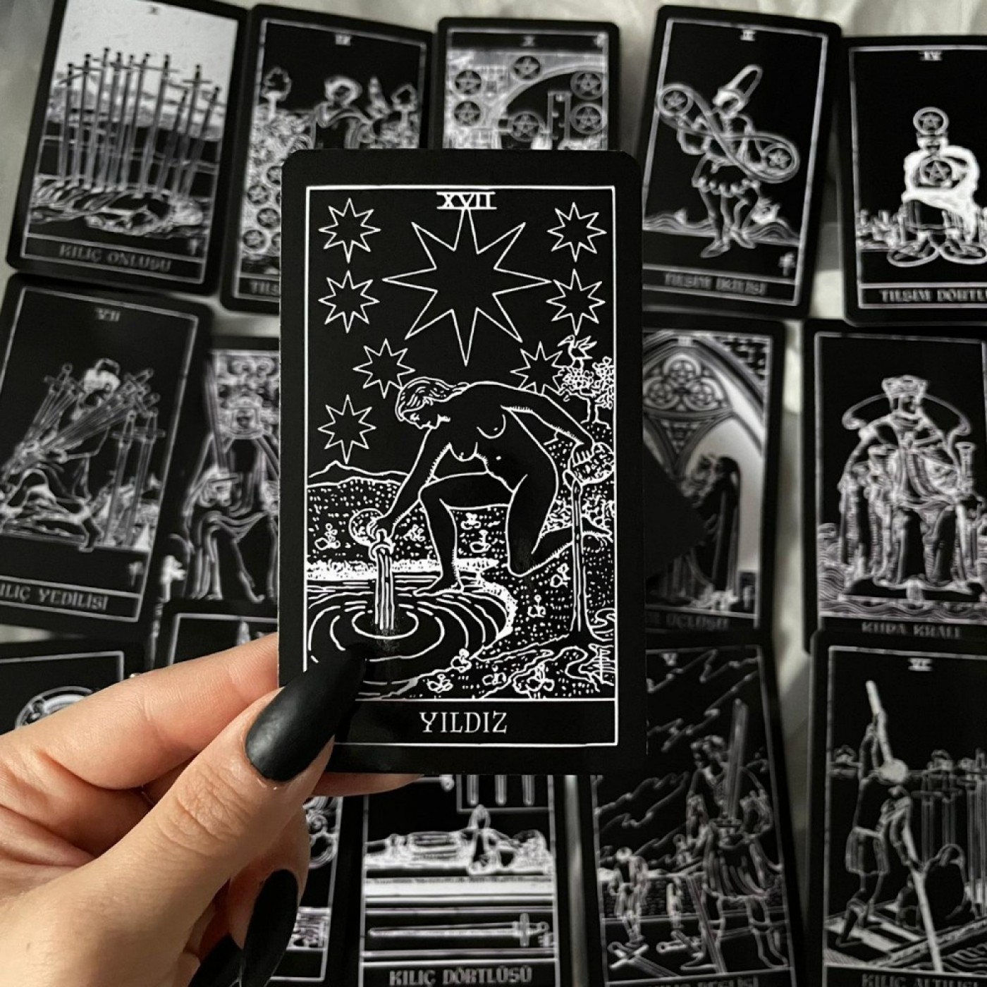 Toptan%20Black&White%20Tarot%20Destesi%2078%20Kartlı